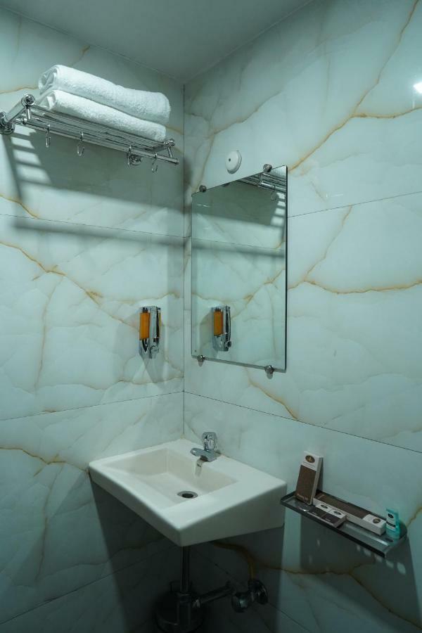 Sharda Residency Hotel Mumbai Ngoại thất bức ảnh